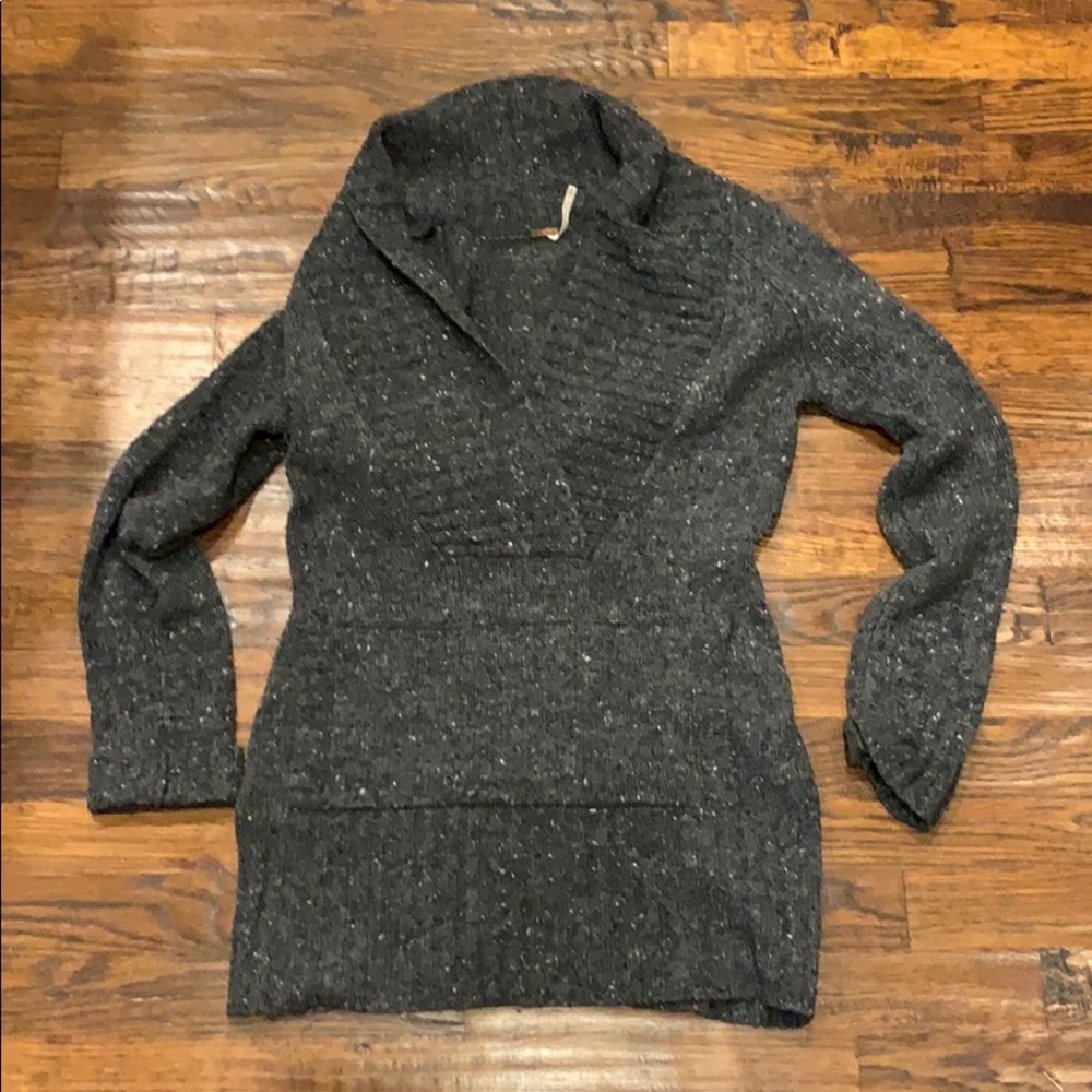 Free people gray long sweater XS